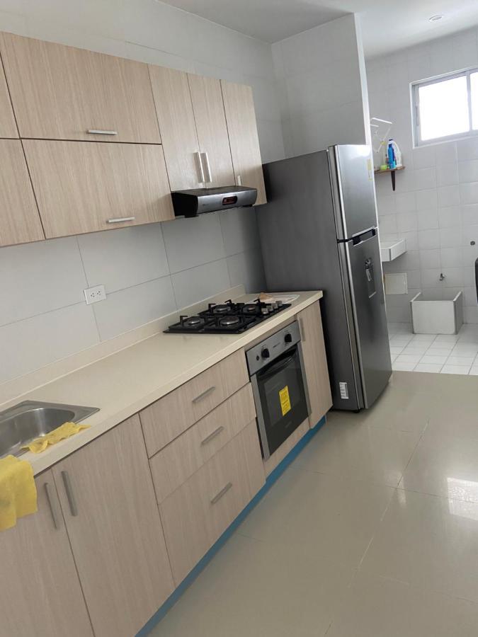 Apartment Con Balcon Y Vista Al Mar En *