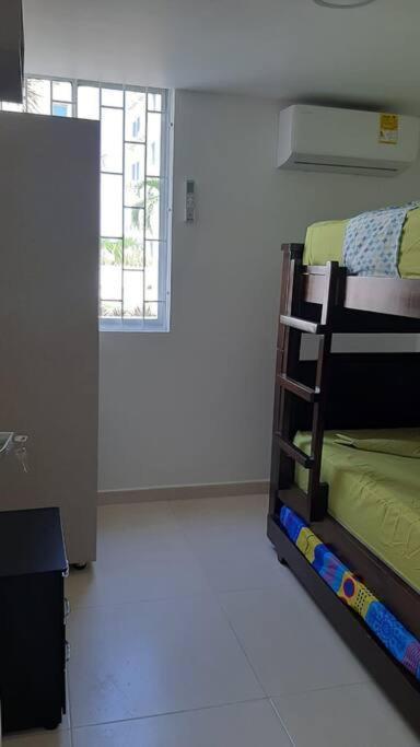 Apartment Lovely Brand New 3 Bedroom With Pool *