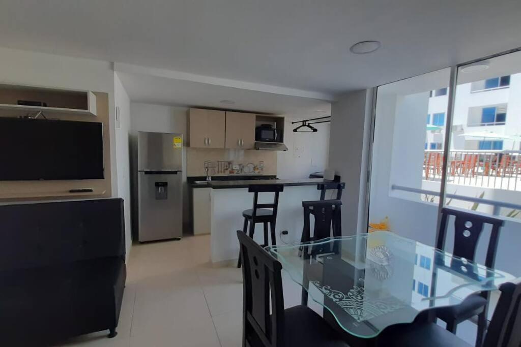 Apartment Lovely Brand New 3 Bedroom With Pool *
