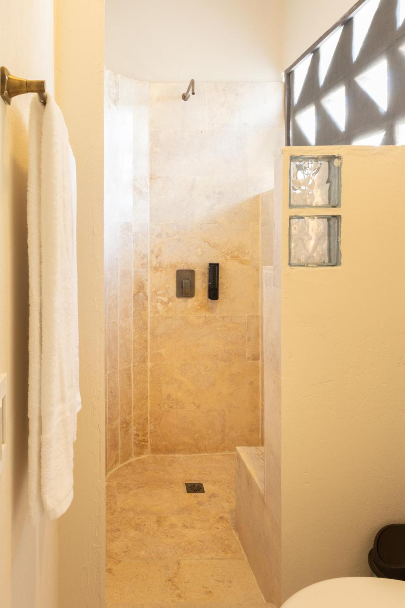 Con Piscina Privada En Sucre