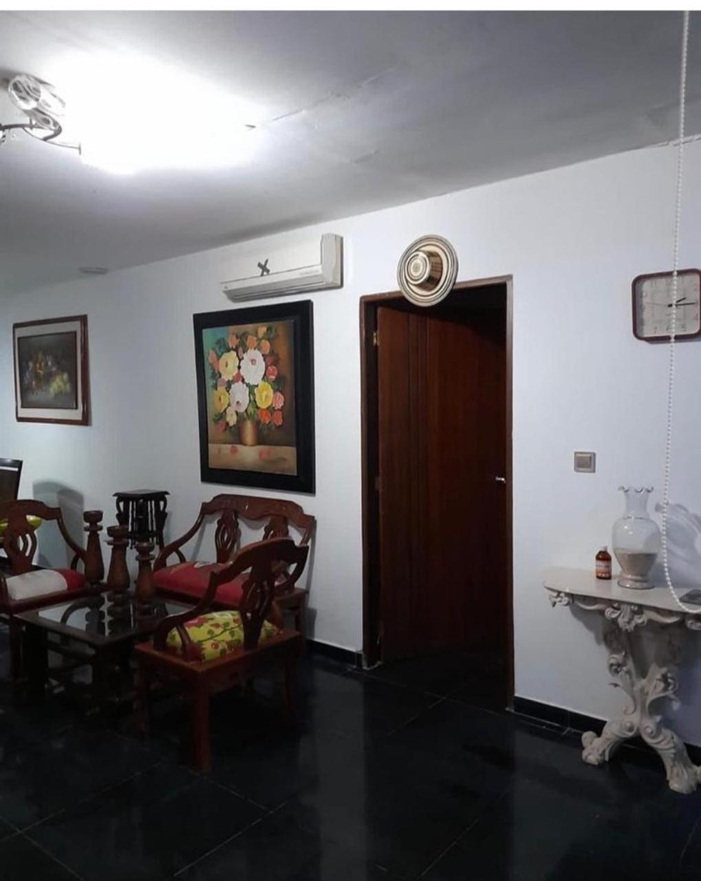 12 Personas En Apartamento