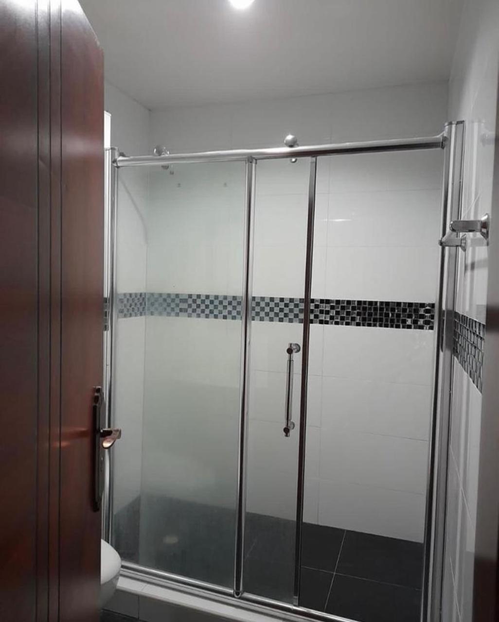 12 Personas En Apartamento *