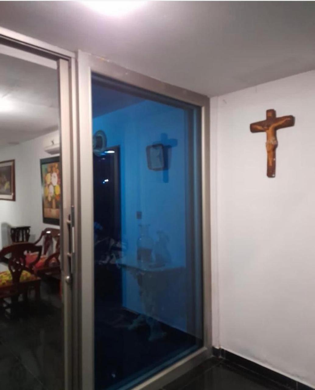 12 Personas En Apartamento