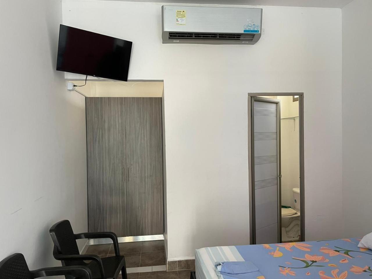 Habitaciones Melany Coveñas
